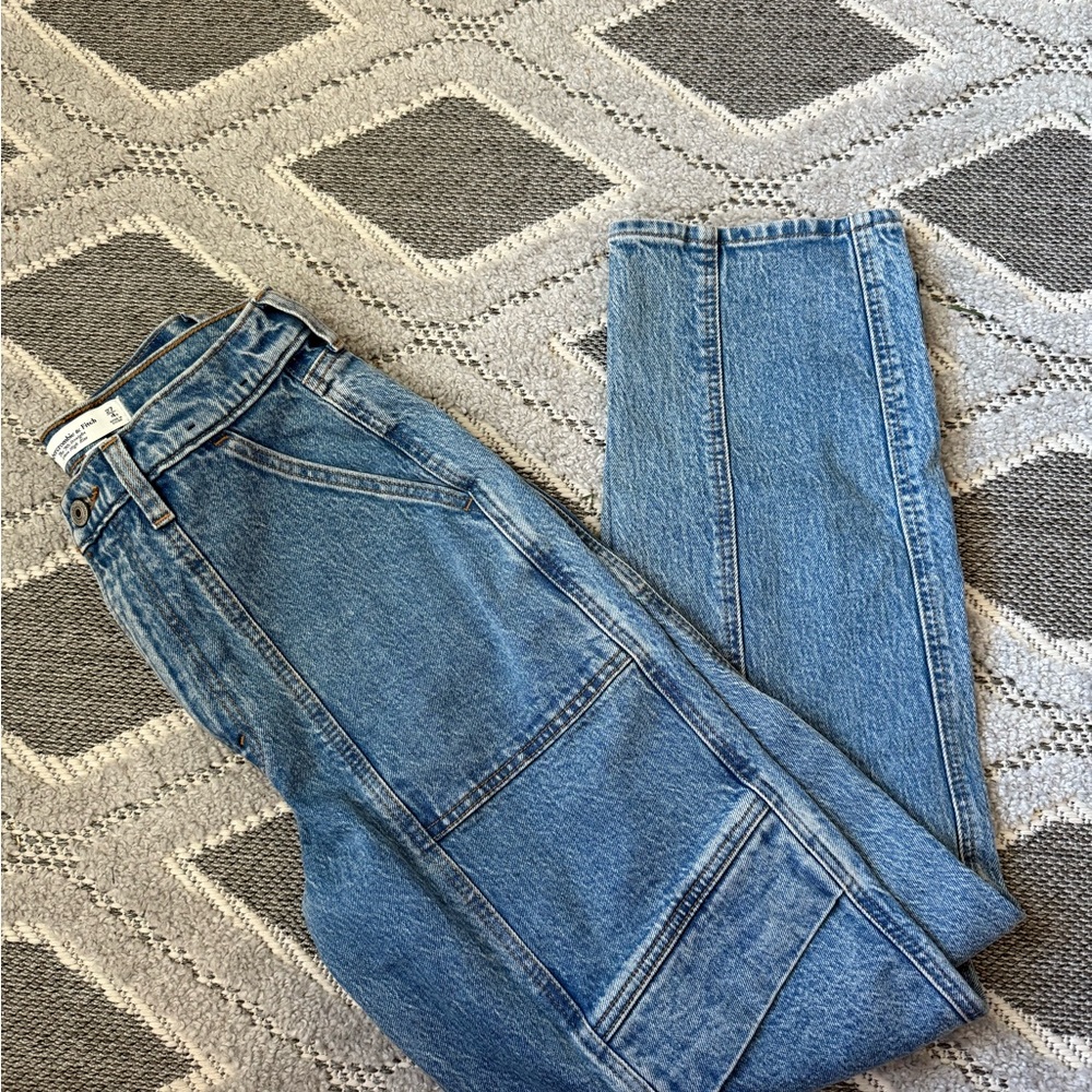 Abercrombie & Fitch curve love the 90’s Straight Ultra High Rise Jeans